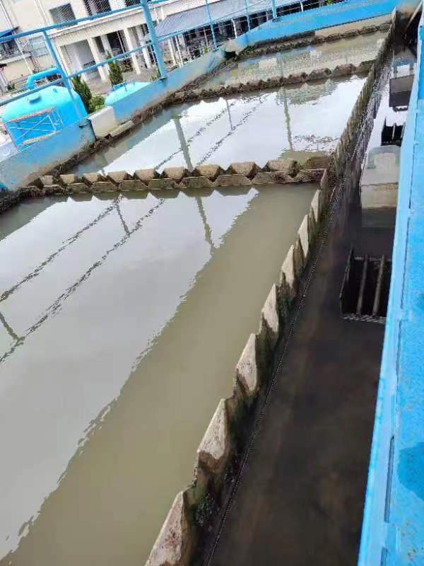 建滔化工集團(tuán)連州銅箔廠一體凈水器水系統(tǒng)緊張維修中